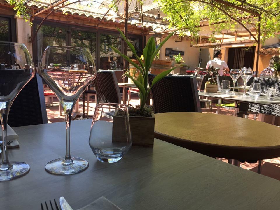 Le Vieux Bistrot Hotel Cabrières-dʼAvignon Exterior foto