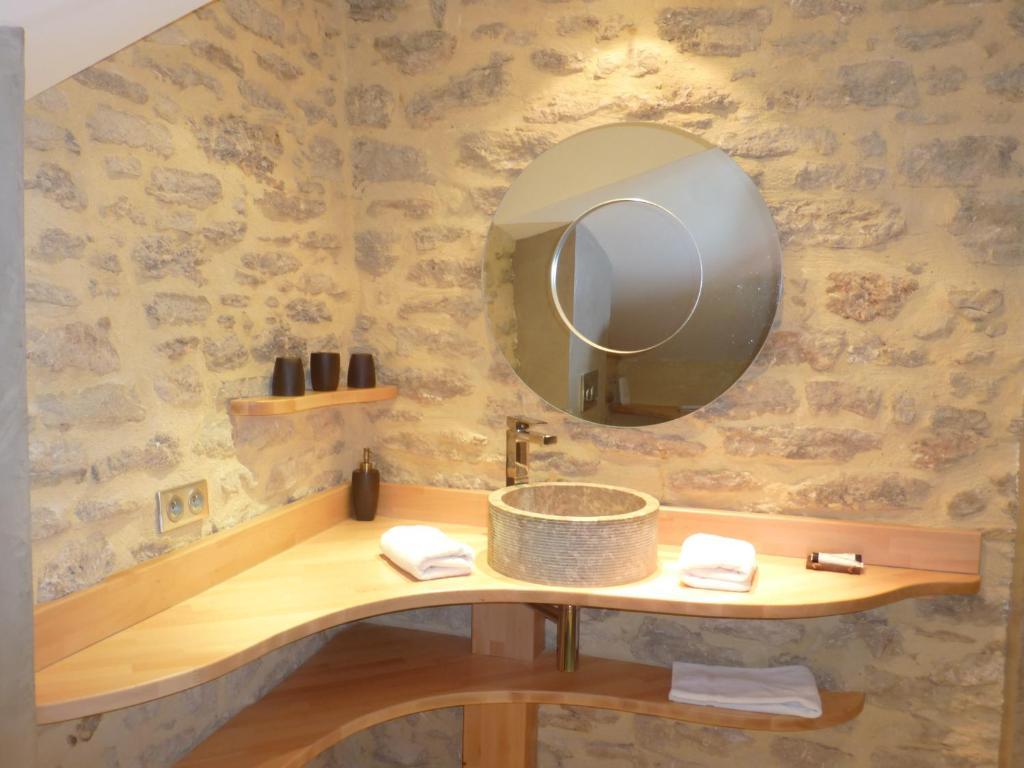 Le Vieux Bistrot Hotel Cabrières-dʼAvignon Quarto foto