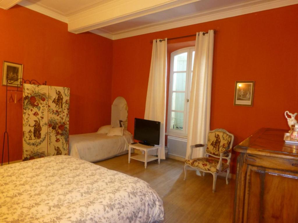Le Vieux Bistrot Hotel Cabrières-dʼAvignon Quarto foto